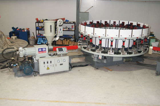 De automatische Schoenen die van pvc van de Tennisschoen Directe Injectie tot Machine maken Enige Kleur