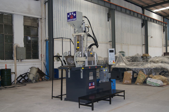Verticale Twee Posten die outsole Machine voor pvc/TPR/ABS/RT/TPU/SEBS maken