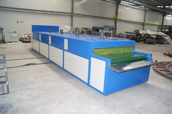 De Schoenzool die van EVA Materiaal, Temperatuur het Plaatsen de Enige Machines van de Laagtransportband maken