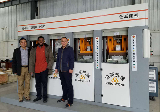 Stijl 1/2 van Italië Kleurenschoen Enige het Maken Machine met 220 TON Clamping Force