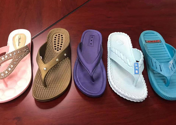 Plastic pvc-Luchtslag Rubberchappal Flip Flop Making Machine