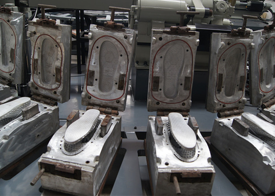 150 Paren/Uur die 24 Post Plastic Pantoffel Chappal Machine maken