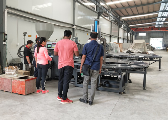 Plastic Pantoffel die de Slag tot Systeem maken van de Machinelucht Roterende Typemachine